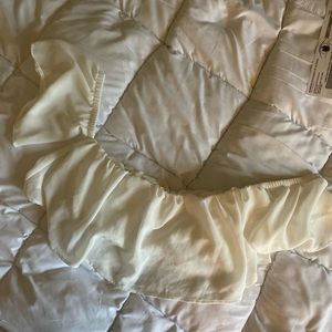 Flowy Off-the-Shoulder Crop Top Sz S